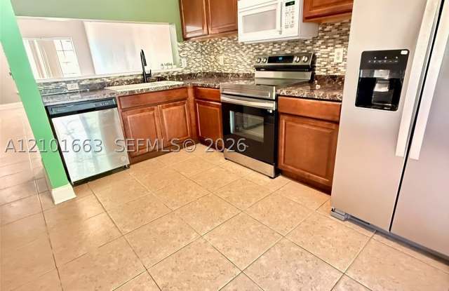 4902 SW 31st Ter Gallery 4