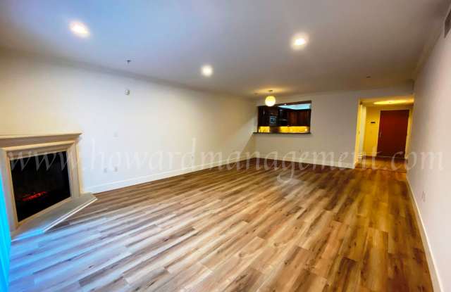 Large 3 Bed, 2.5 Bath condo with chef's kitchen, great master suite, modern appliances and more! photos photos