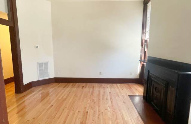 1607 Sarah Street - 1 photos photos