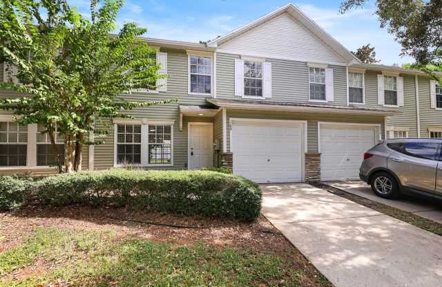 109 WOODKNOLL Place Gallery 1