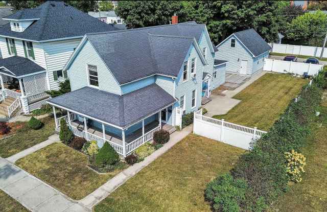 205 East Filer Street - 2 photos photos 205 East Filer Street - 2 photos photos