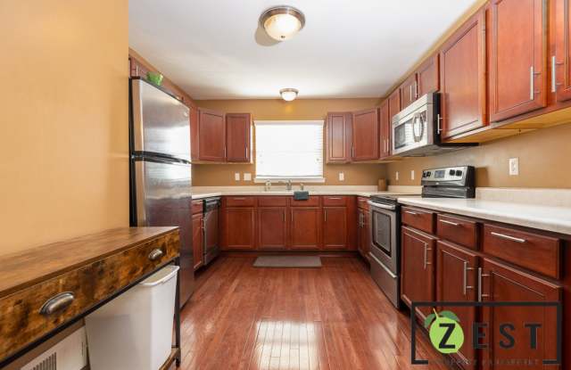 3152 TORRENT LANE ANN ARBOR AREA 3-BED, 2.5-BATH TRI-LEVEL TOWNHOUSE OPEN HOUSE 8/16 10-11AM!! photos photos