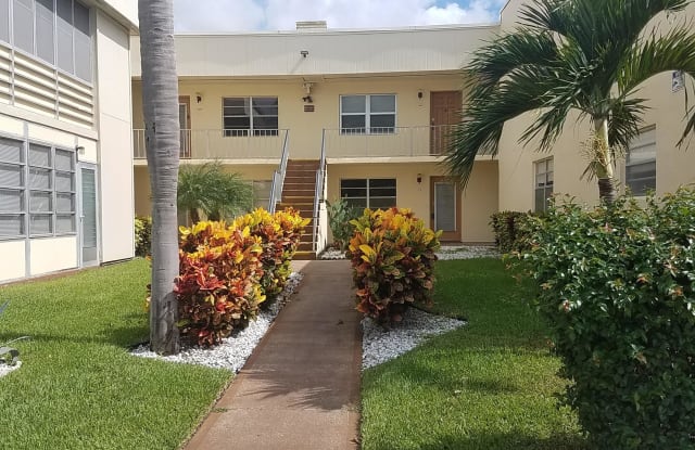 566 Capri L - 566 Capri H, Palm Beach County, FL 33484