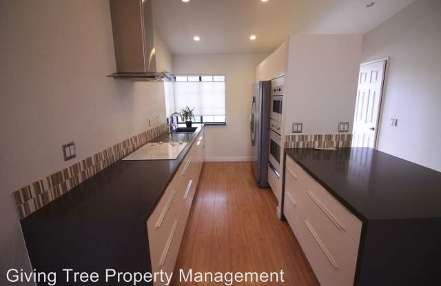 6978 Batiquitos Dr Gallery 3