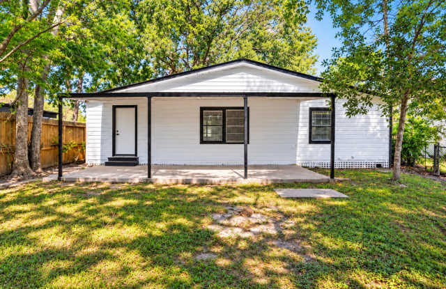 303 Cherry Creek Rd | 3 Bedrooms in Dayton | Allegiant Gallery 1