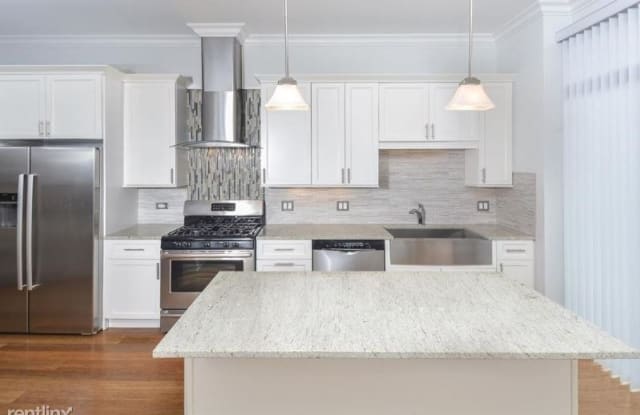 15 N Aberdeen St 405 - 15 North Aberdeen Street, Chicago, IL 60607