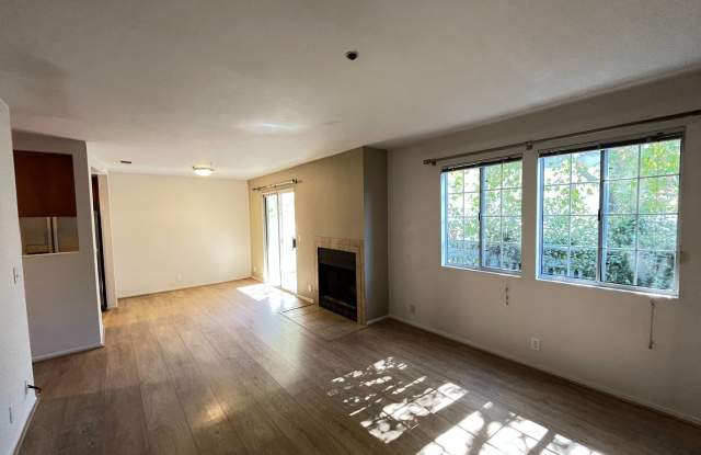 Two Bedroom Condo Sinsheimer Neighborhood Gallery 4