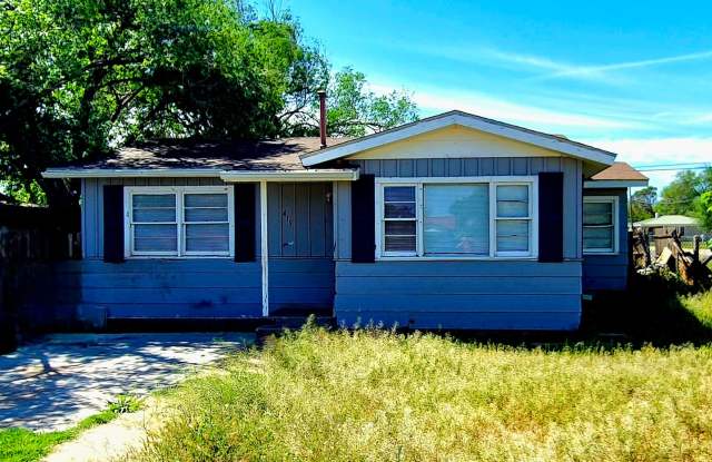MOVE-IN SPECIAL: Cozy 3 Bedroom Home in East Lubbock Gallery 3