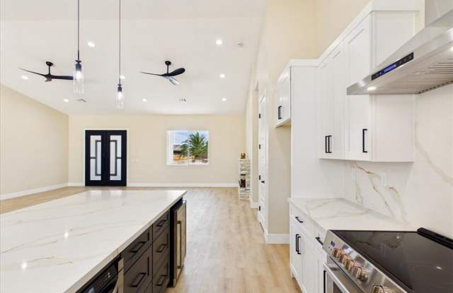2861 S Firestone Court Gallery 4