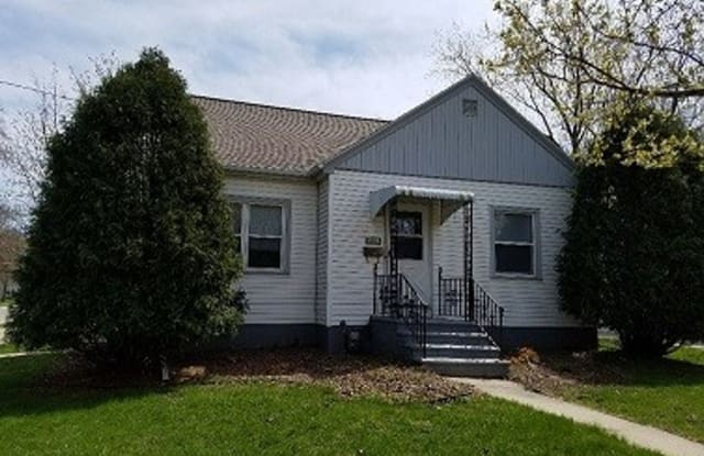 1103 13th Avenue - 1103 13th Avenue, Green Bay, WI 54304