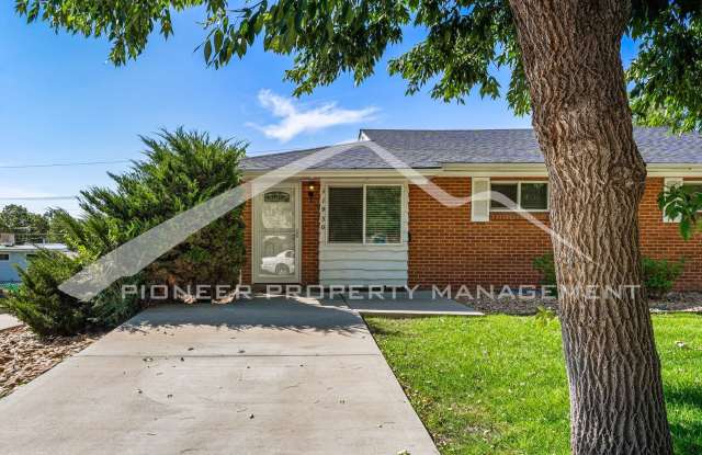 Charming Unit with Central AC, Washer/Dryer, And Water, Sewer, Electric/Gas, and Trash removal Included! photos photos Charming Unit with Central AC, Washer/Dryer, And Water, Sewer, Electric/Gas, and Trash removal Included! photos photos