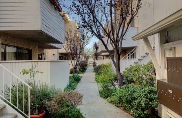 10521 National Blvd Unit 207 - 10521 National Blvd, Los Angeles, CA 90034