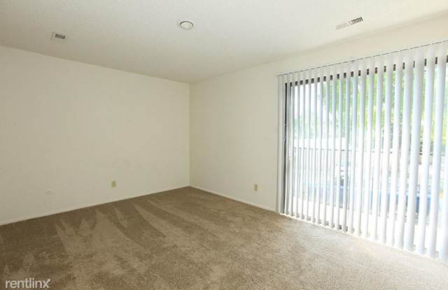 6319 West 75th Street 135 - 6319 West 75th Street, Prairie Village, KS 66204