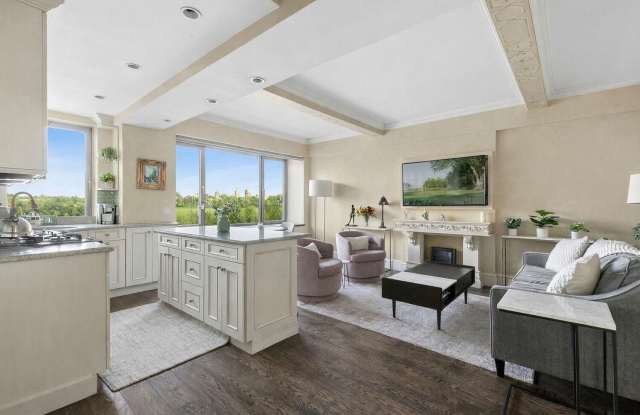 230 CENTRAL Park Gallery 3