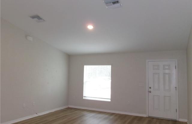 6617 E Holly Street Gallery 3