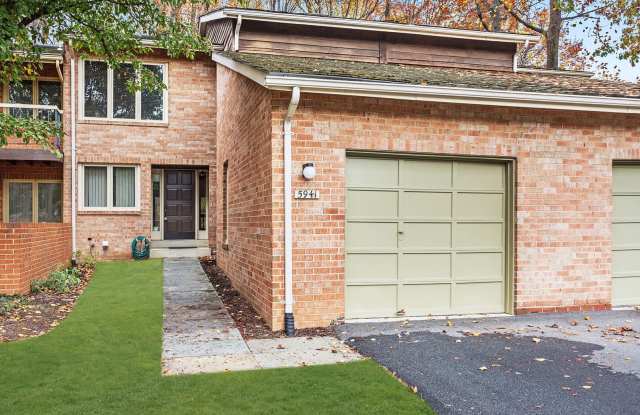 3 Bed 2 Full Bath 2 Half Bath - North Bethesda Townhouse - Attached 1 Car Garage - 5941 Valerian Lane, North Bethesda, MD 20852