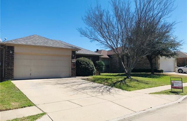 9305 Cynthia Court - 9305 Cynthia Ct, Fort Worth, TX 76140