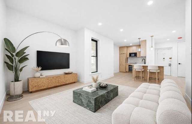 704 Eighth Avenue photos photos