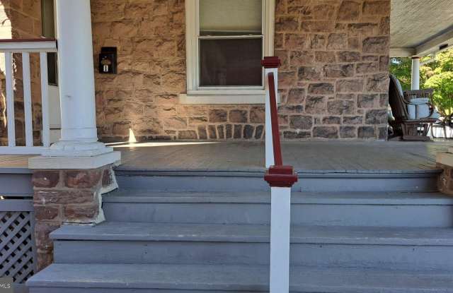 142 MOUNT CARMEL Avenue Gallery 2