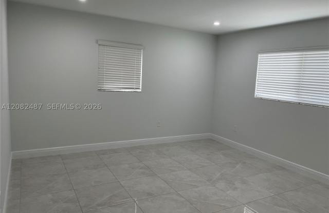 8640 SW 125th Ter Gallery 2
