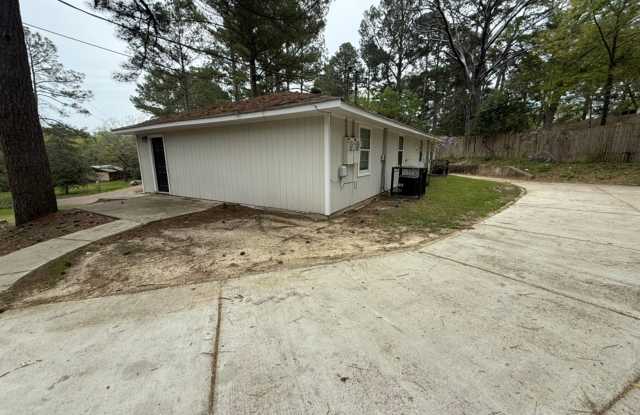 2 Bed 1 Bath Townhome in Quiet Culdesac Gallery 3