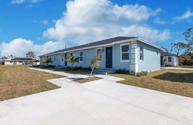 248 Rotonda Boulevard W (NEW) Unit C Gallery 1