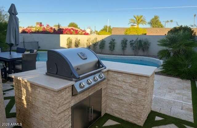8100 E CAMELBACK Road Gallery 1