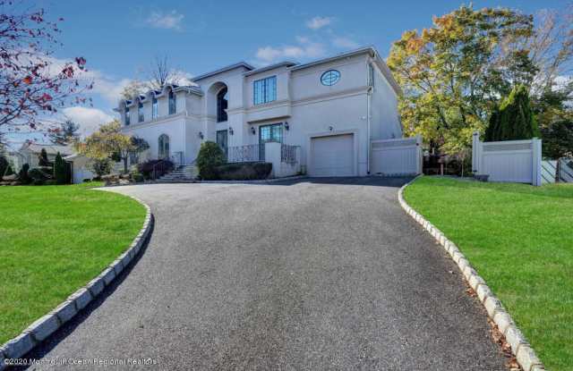 880 Red Oaks Drive Gallery 2
