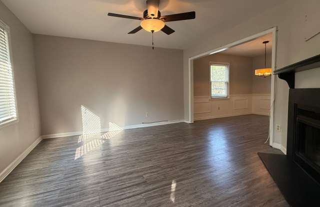 Lovely 1 story End Unit Townhouse Gallery 4