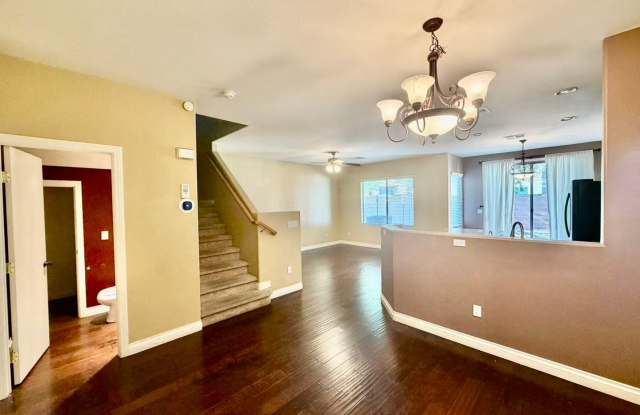 Beautiful 2-story single family home. Gallery 3