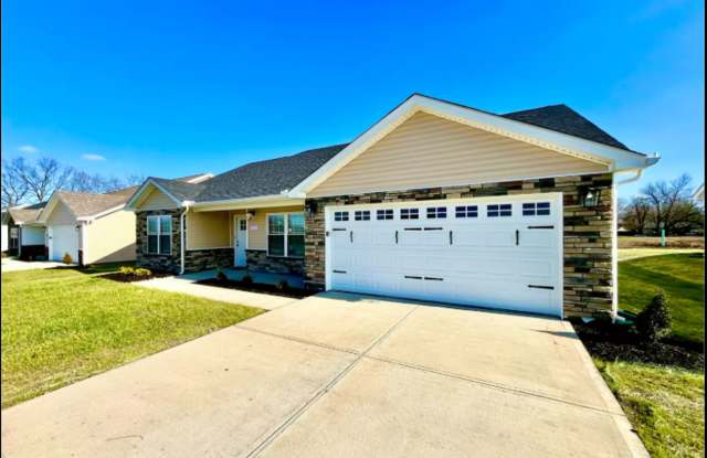 Vibrant 4 Bedroom Getaway with Hot Tub photos photos