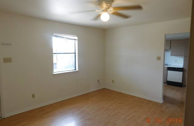 207 North Gallery 3