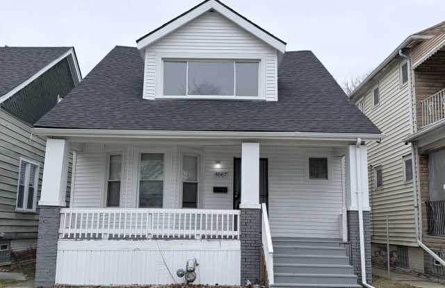 4667 Beniteau Street photos photos