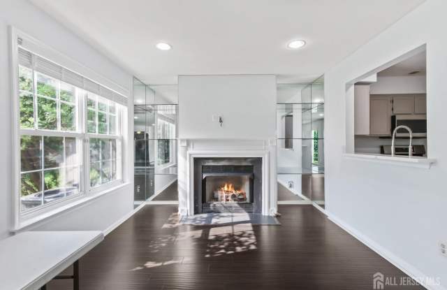 761 Banyan Court Gallery 4