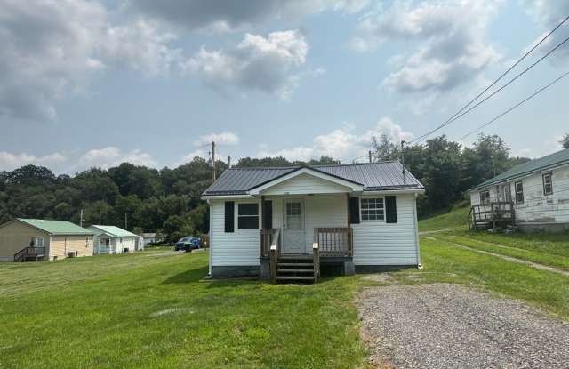 3 bed 1 bath Single Family Available NOW Gallery 3