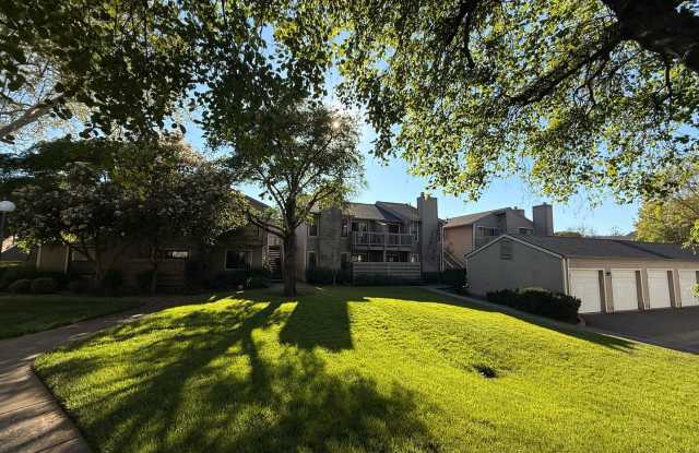 Recently updated top floor 1 bedroom + office with laundry, pool and garage photos photos