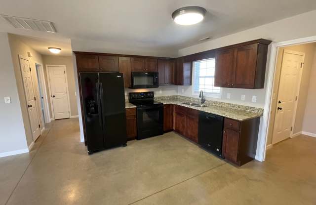 Available 10/7/2026! Fantastic 2 bedroom, 1 bath duplex available in Denver, NC Gallery 4