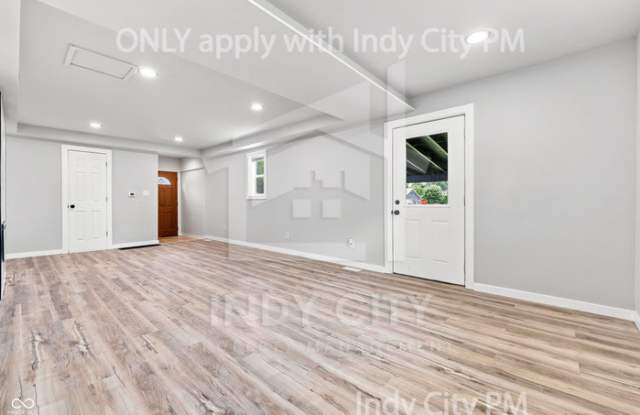 1062 North Tremont Street Gallery 2