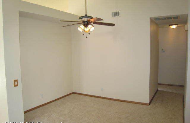 203 Woodstock Circle Gallery 4