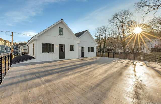 156 W Broadway unit: 3 photos photos