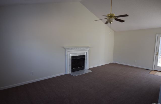 135 Pebblestone Court Gallery 2