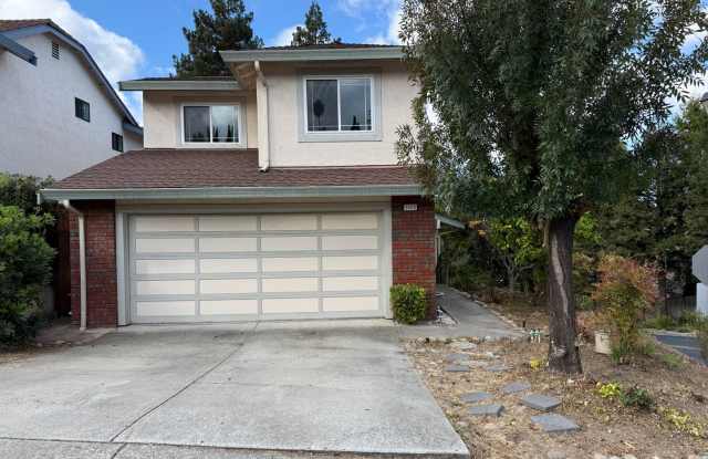 Single Family Home in Wonderful Castro Valley Height Neighborhood Gallery 1