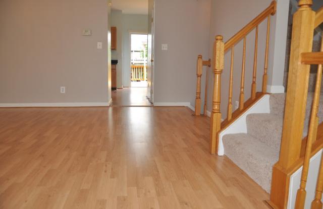 2552 James Madison Cir Gallery 2