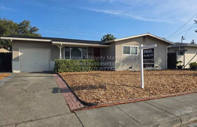 Clean Eastside Petaluma Home - 3BD/2BA ~132 Maria Drive photos photos