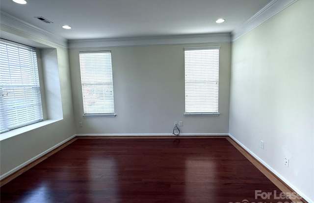 7549 Bluff Point Lane Gallery 2