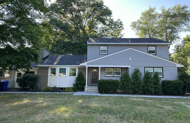 28 New Monmouth Road photos photos