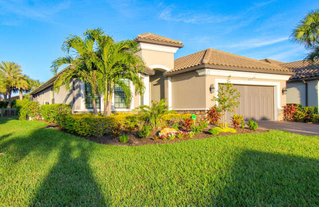 ** STUNNING 3-Bedroom + Den, 3-Bathroom Heated Pool & Spa Home with Golf Transfer to Esplanade Golf & Country Club ** SEASONAL ** Gallery 3