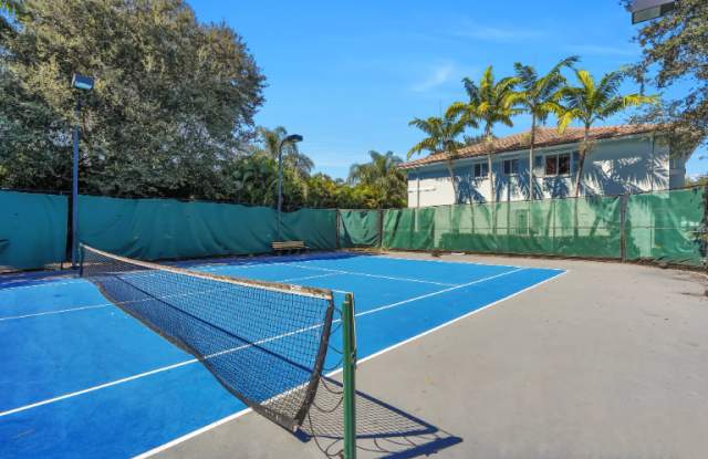 1925 Gardenia Ct Gallery 3