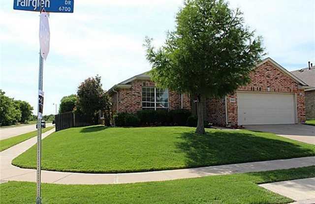 6718 Fairglen Drive Gallery 3