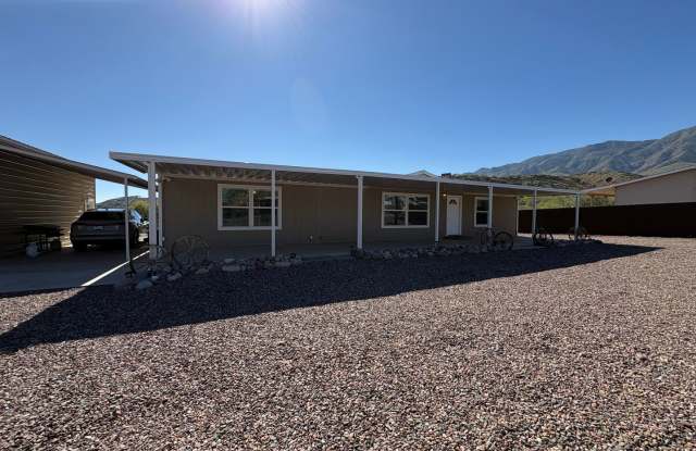 Beautiful 3 bedroom 3 bath! - 147 Earl Drive, Tonto Basin, AZ 85553
